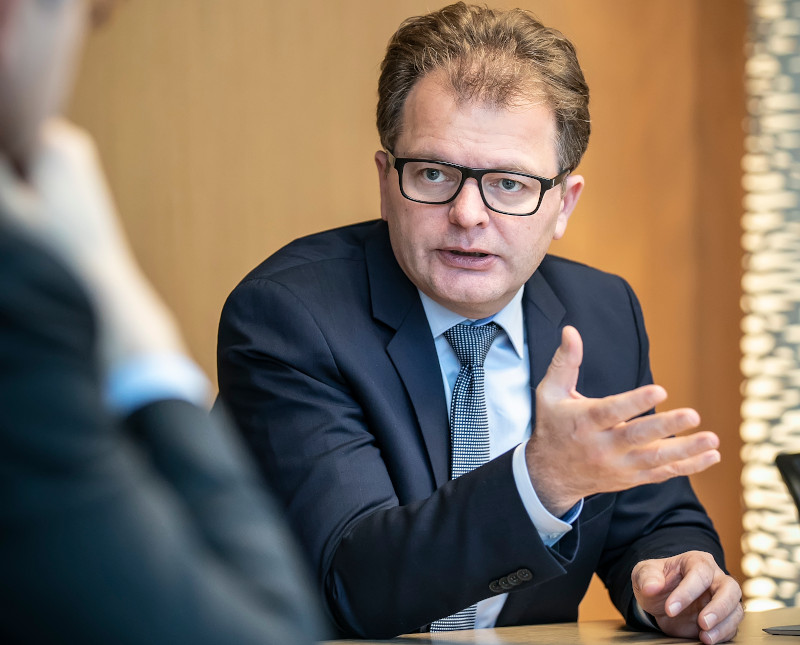 Bernard Simon CIO of FundsDLT